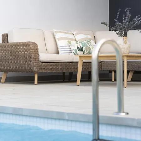 Apartment Premium Garden With Private Pool In Higueron *