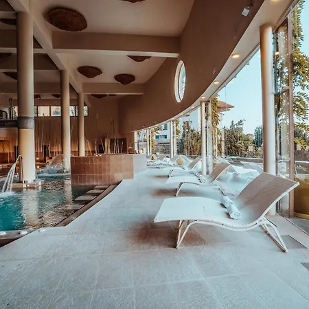 Premium Garden With Private Pool In Higueron Apartment *