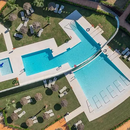 Premium Garden With Private Pool In Higueron
